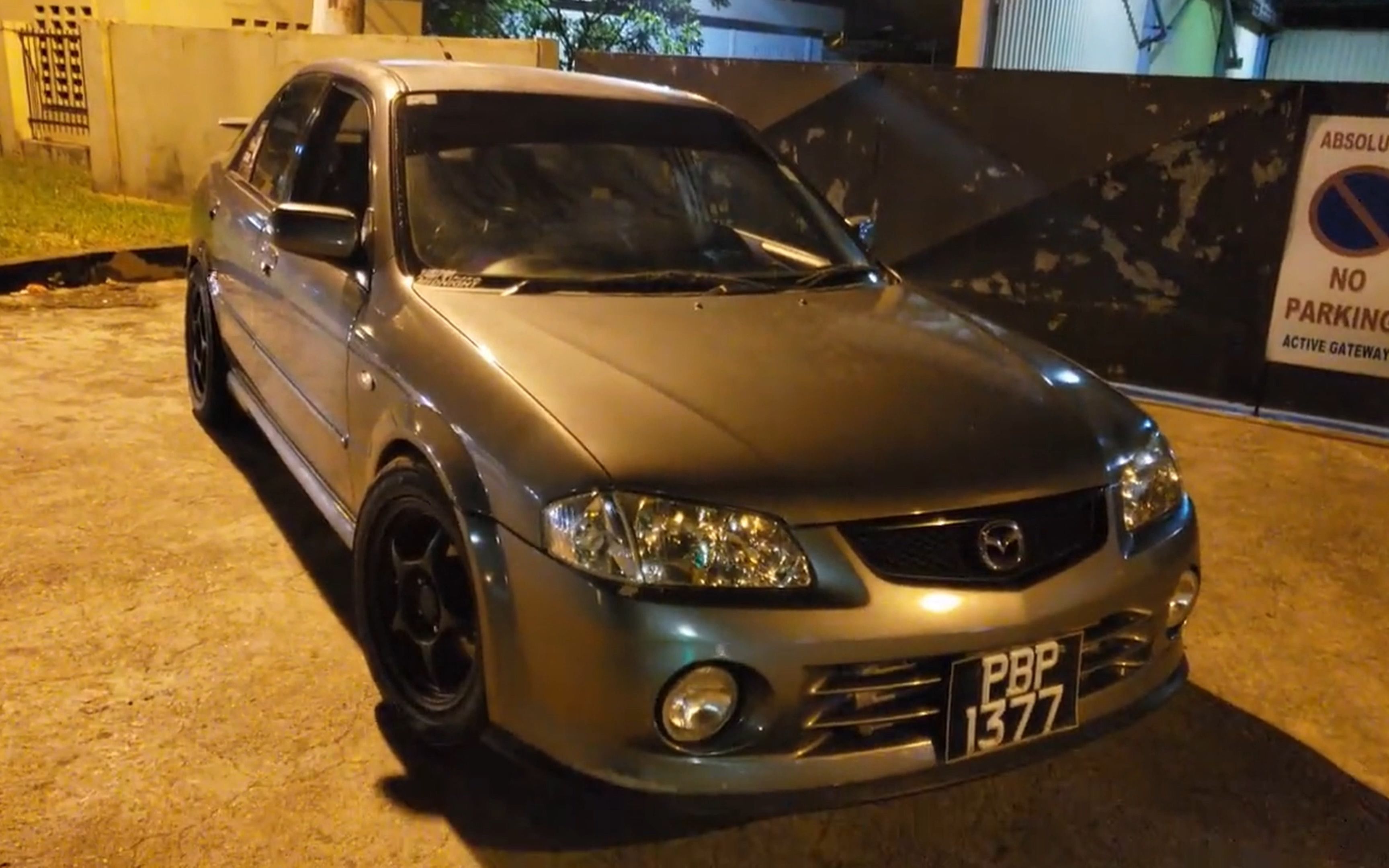稀有小轿跑马自达323四驱版mazdasport204wd