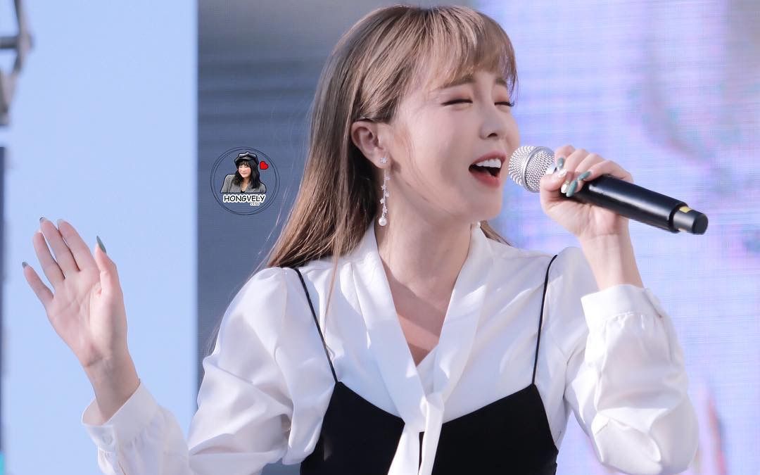 洪真英181012公演竖屏造型师在线系列今天是乖巧模样的洪真英