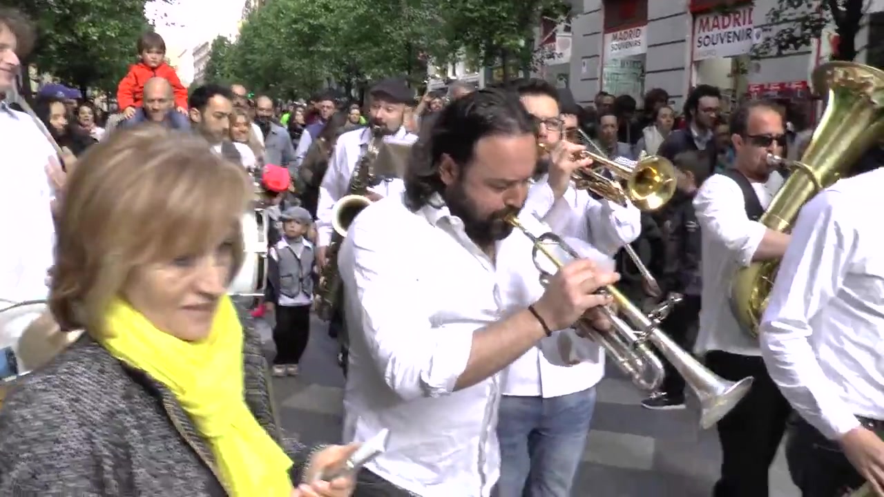 [图]【爵士】一首欢快的曲子 When the Saints Go Marching In Nola Brass Band -