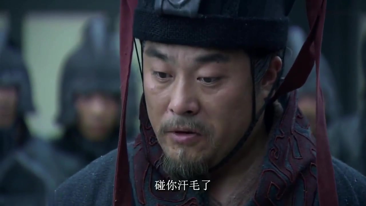 许褚:怎么会有人有这么贱的要求,头伸过来让我砍呢!