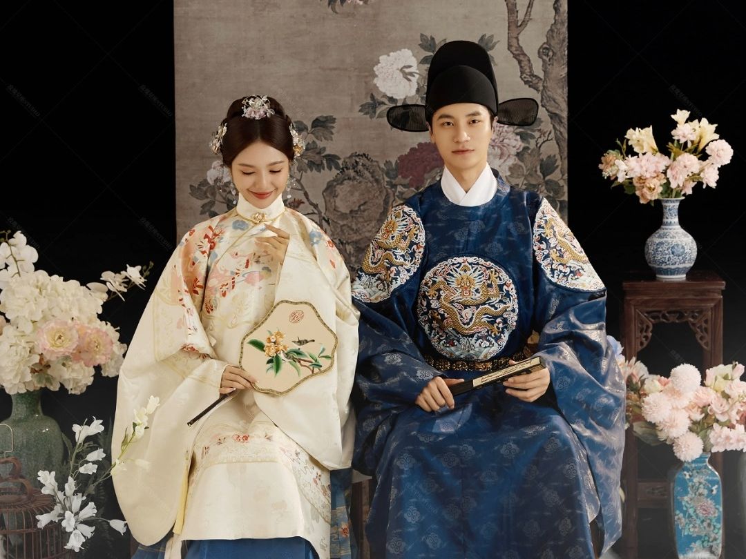 "今日宜婚嫁"汉服婚纱照