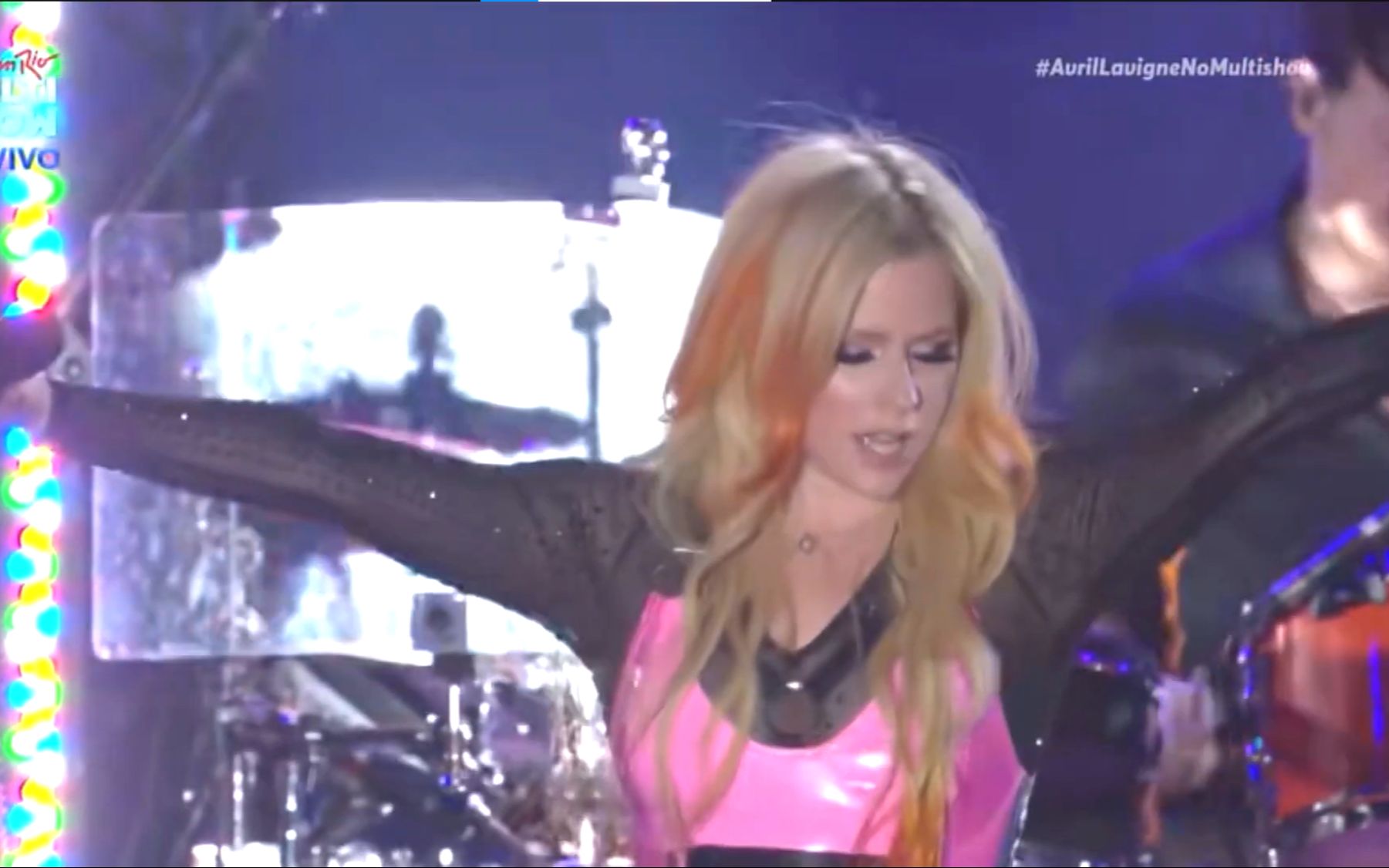 [图]【超10万人合唱Complicated】Avril Lavigne (Live 2022.09.09 Rock in Rio)