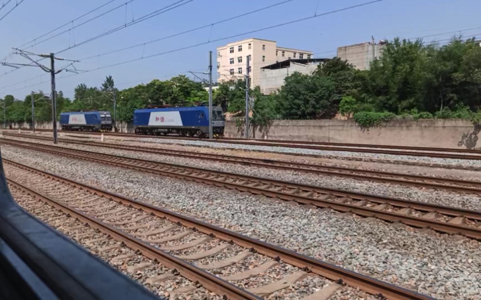 【中国铁路】电力客车8324潢川站出站,去传流店方向