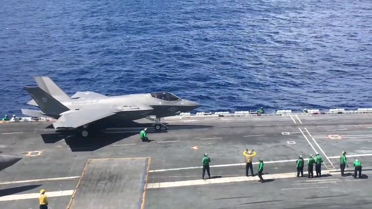 第五代隐身舰载机f35c林肯号训练视频,和j15哪个强?