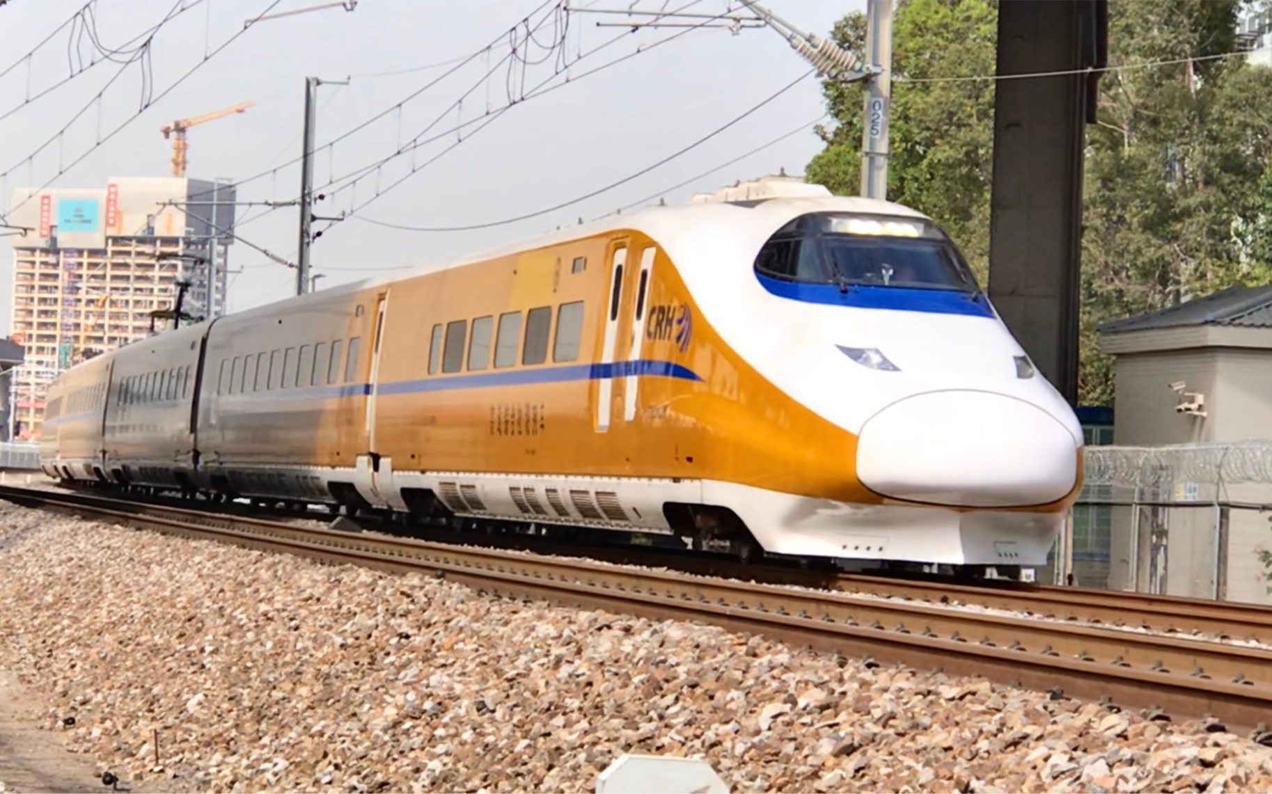 再摄黄医生crh2j-0205执行广东城际月检任务