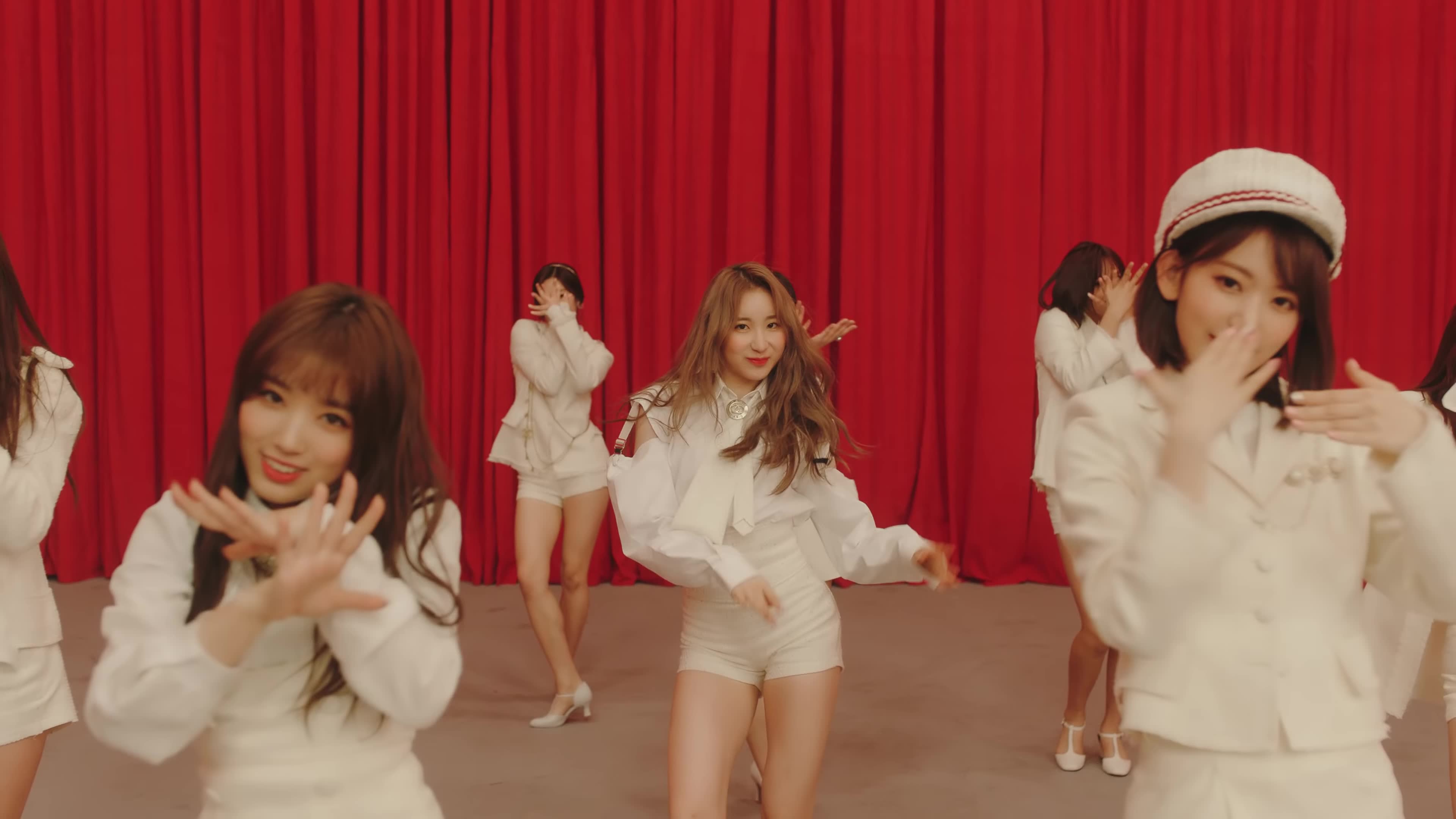 【超清】官方一键换装,izone 《la vie en rose》舞蹈表演版mv ——第