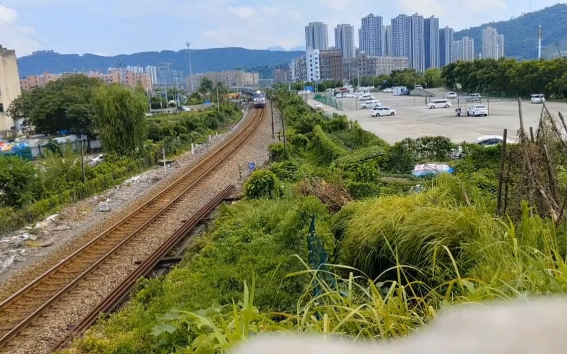 k8514次(温州-阜阳)通过金温货线,本务df4d4162
