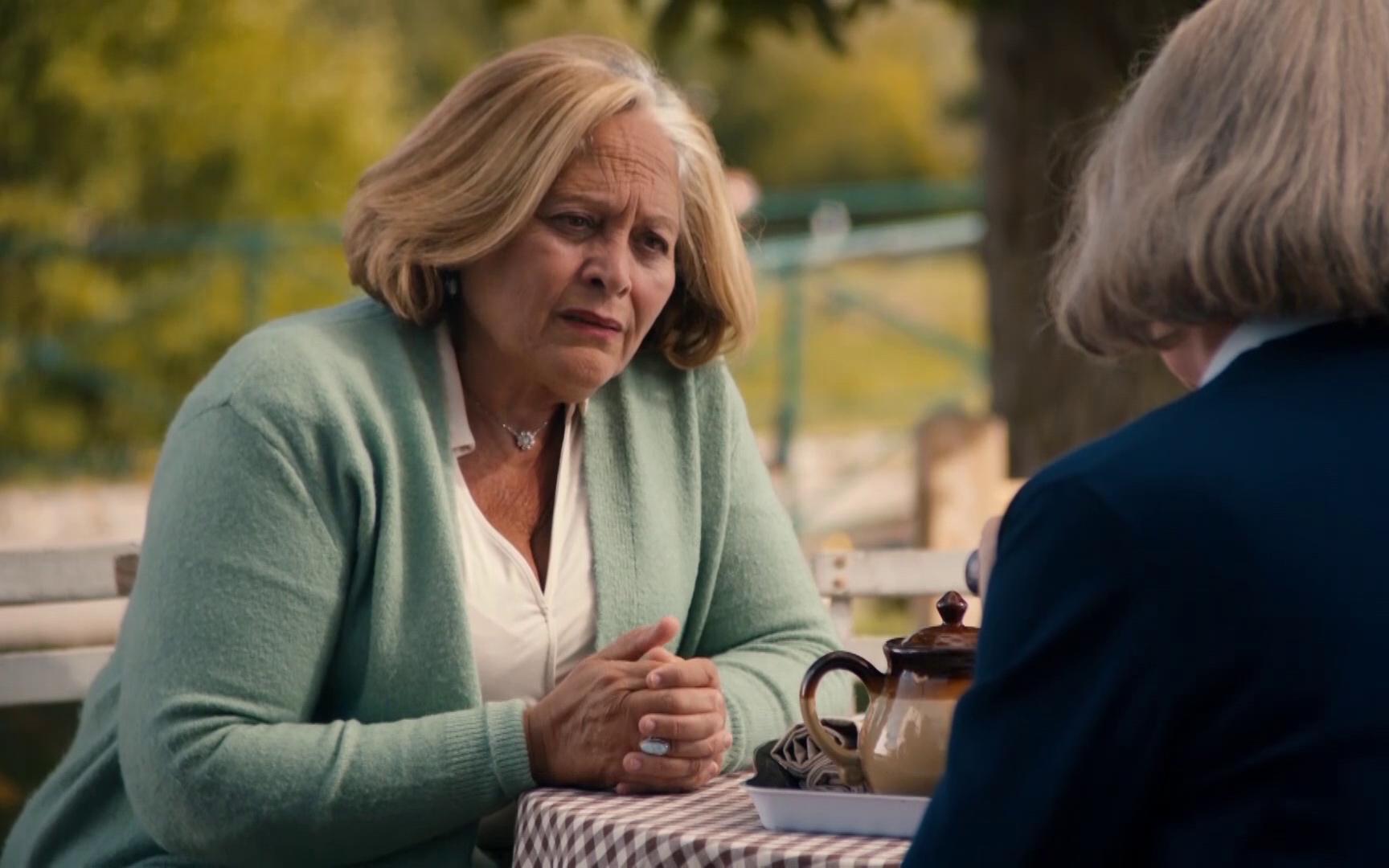 生命之河:两个多年未见面的老姐妹,聊起家常,刺激