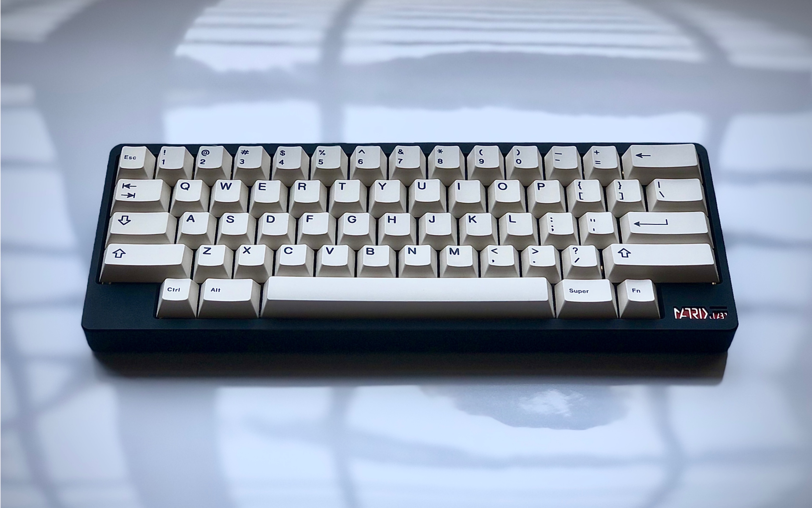 matrix falcon碧玺蓝v2 打字音 半钢