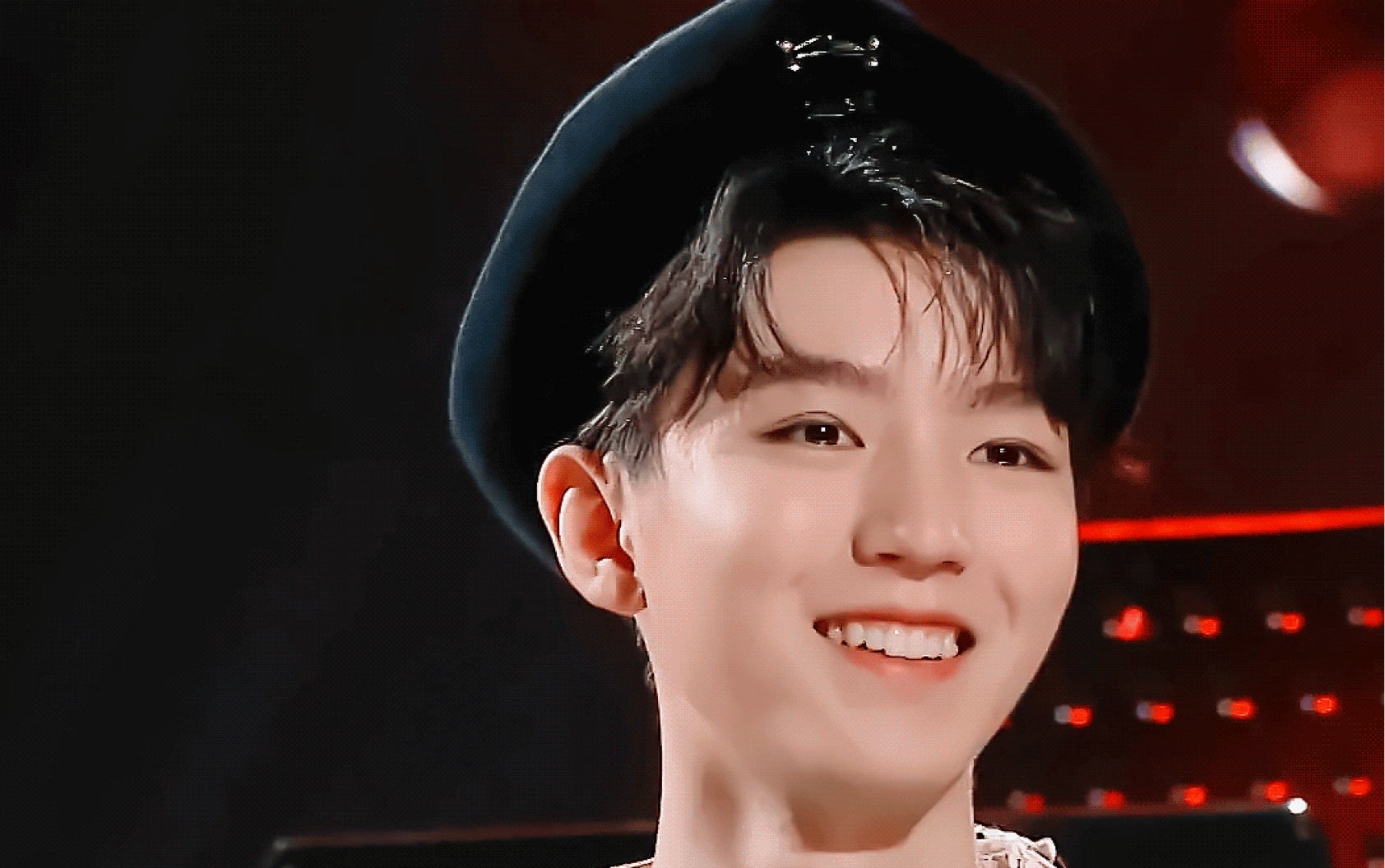 【王俊凯】|《想见你》直拍 还有什么是王总不会的!