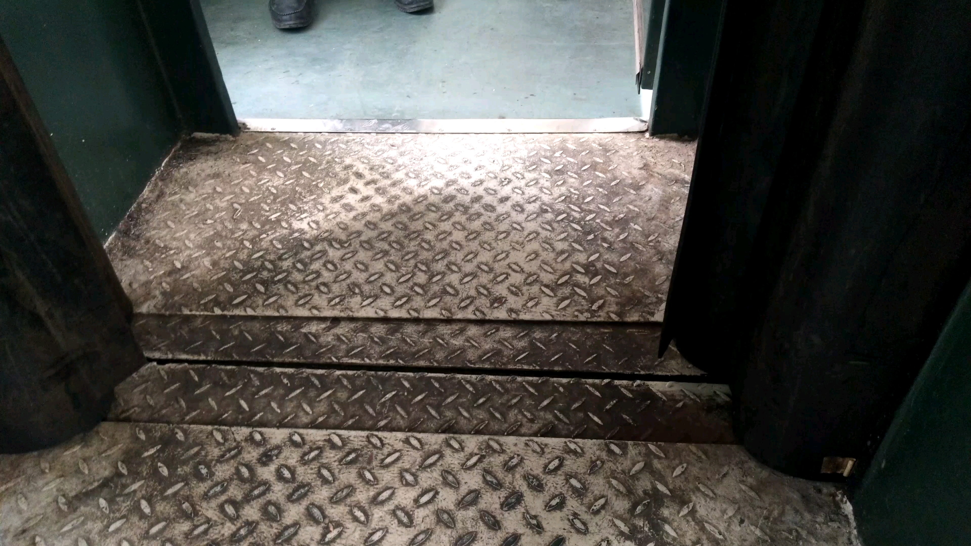 摇摇晃晃的橡胶风挡