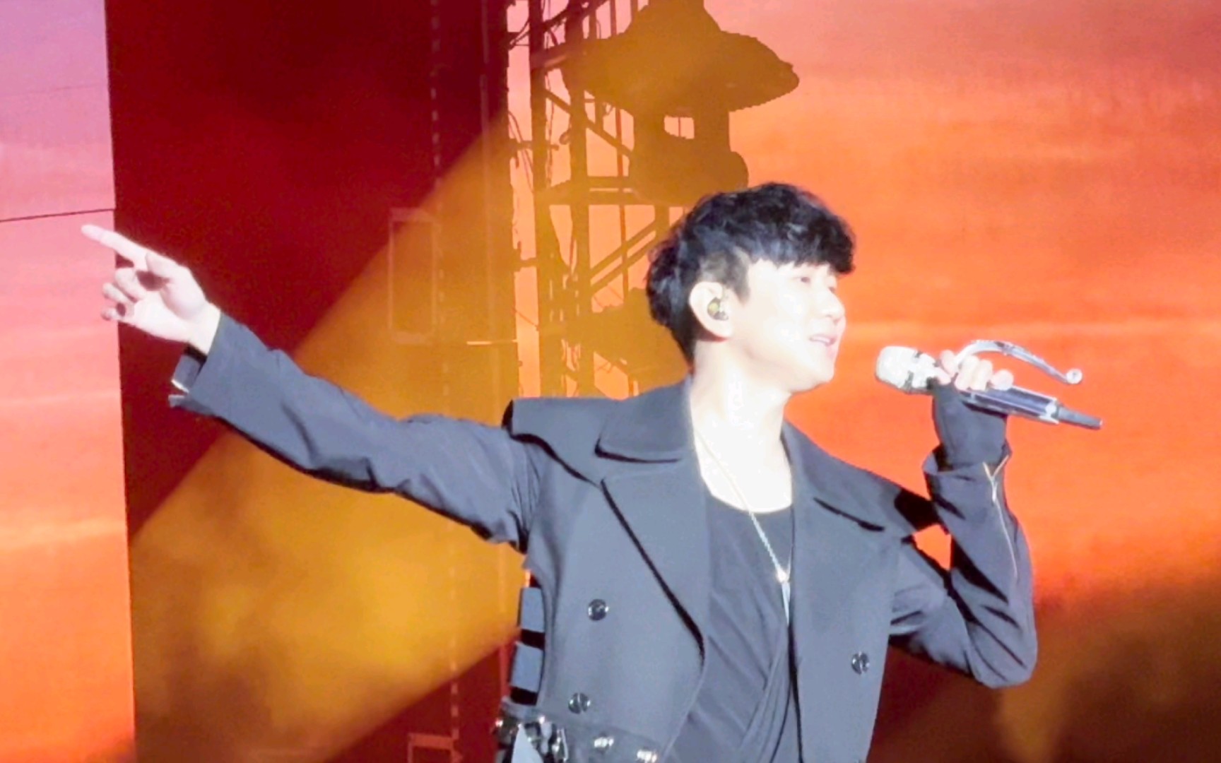 交换余生 jj 林俊杰南京演唱会day11.12 vip5 区 1 号视角