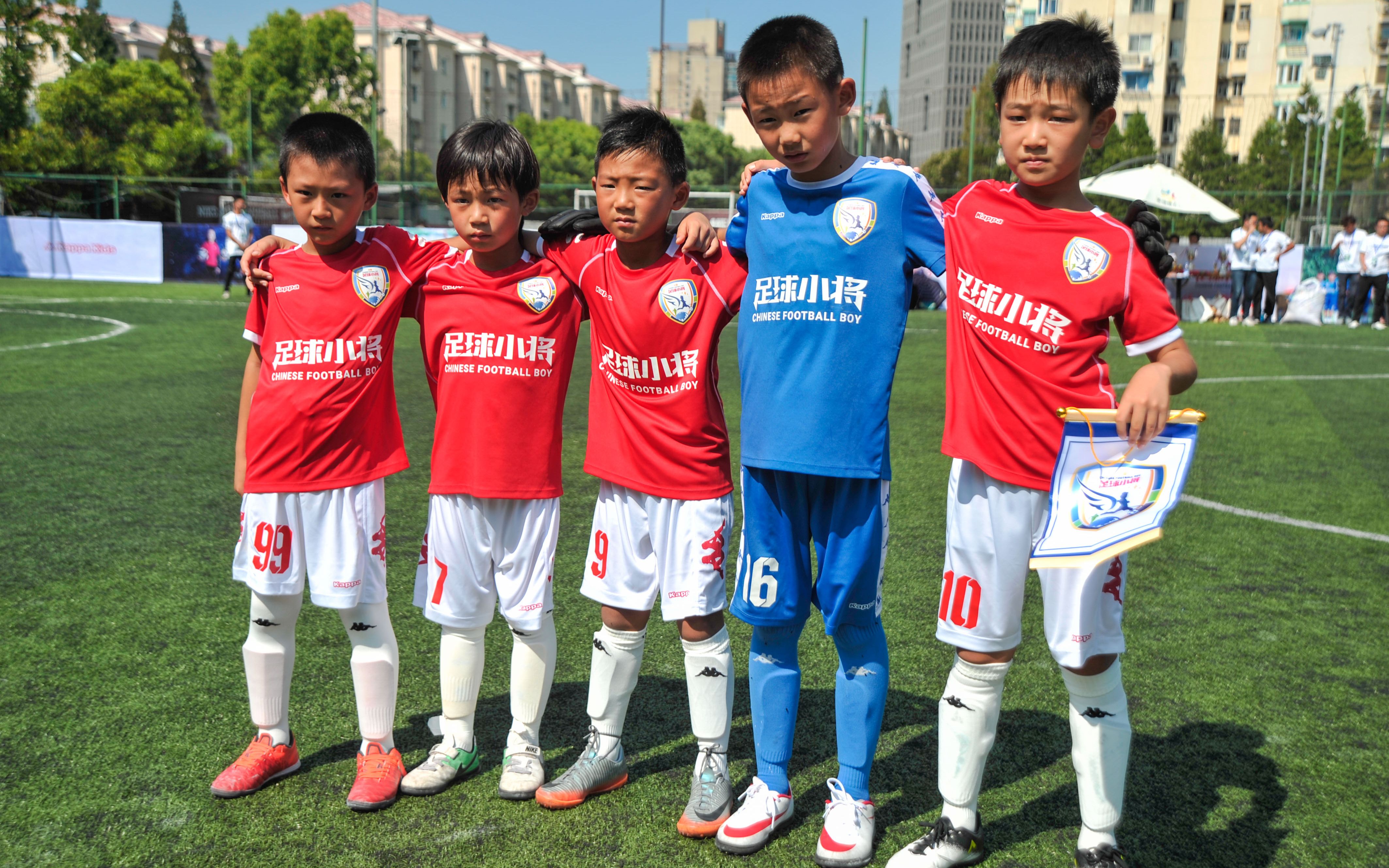 中国足球小将横空出世!这样的偶像团体才应该是孩子们的榜样!