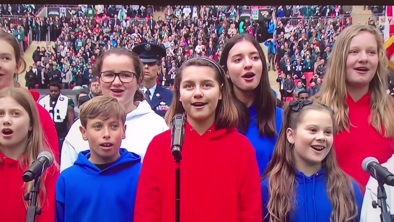 [图]首都兒童唱詩班天使和聲獻唱美國國歌The Star-Spangled Banner