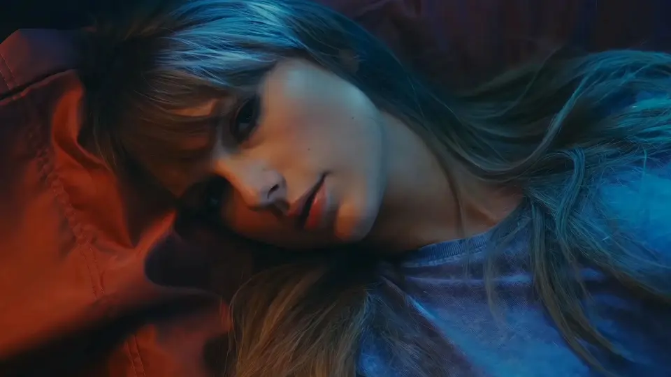 Taylor Swift - Lavender Haze (Official Music Video) 