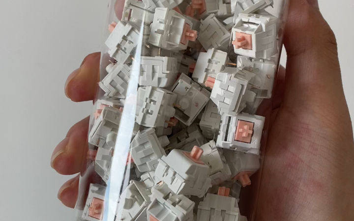 新到的狗剩v2,颜色还不错