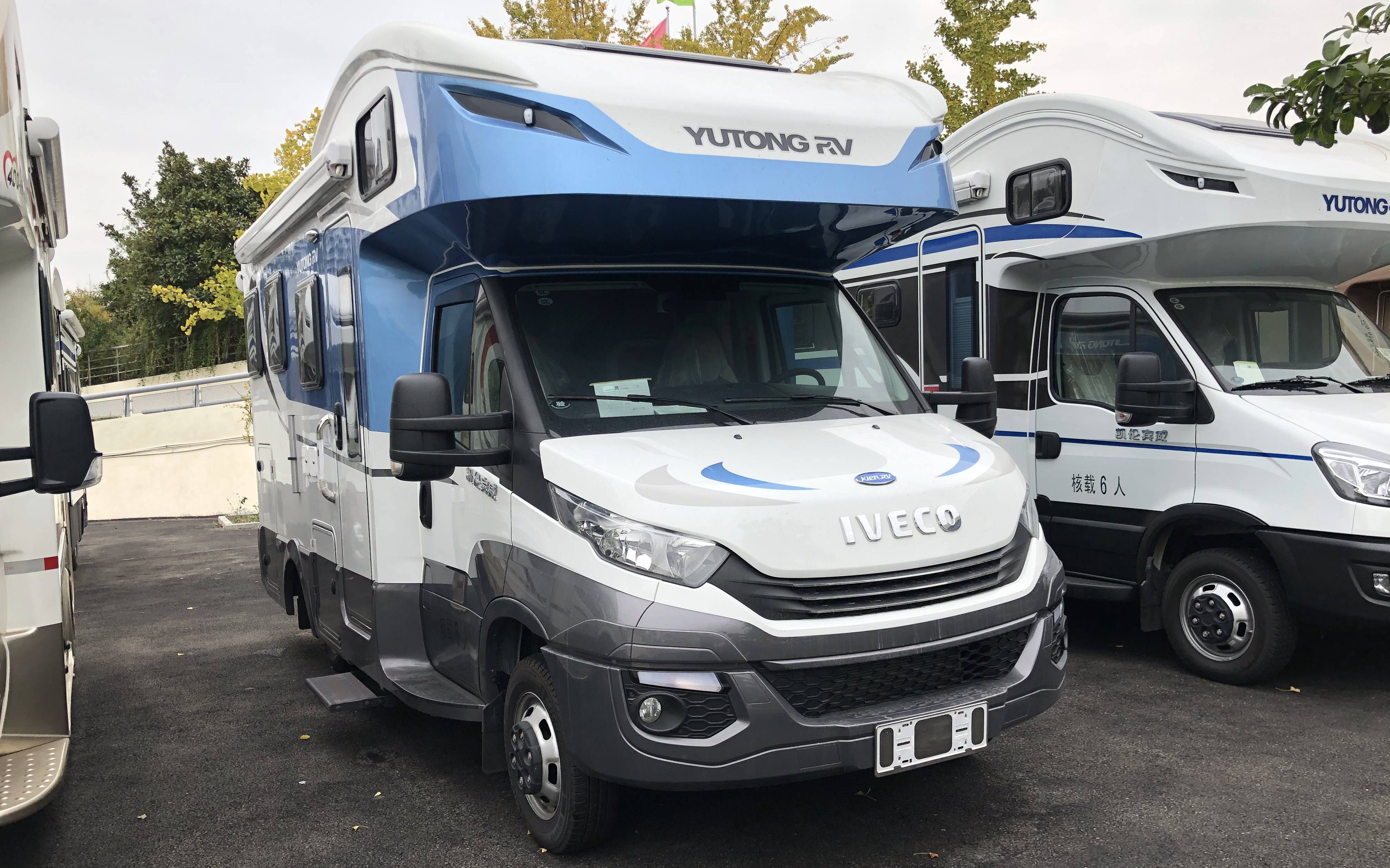 进口依维柯房车_最新款进口依维柯c型双侧拓展舱房车