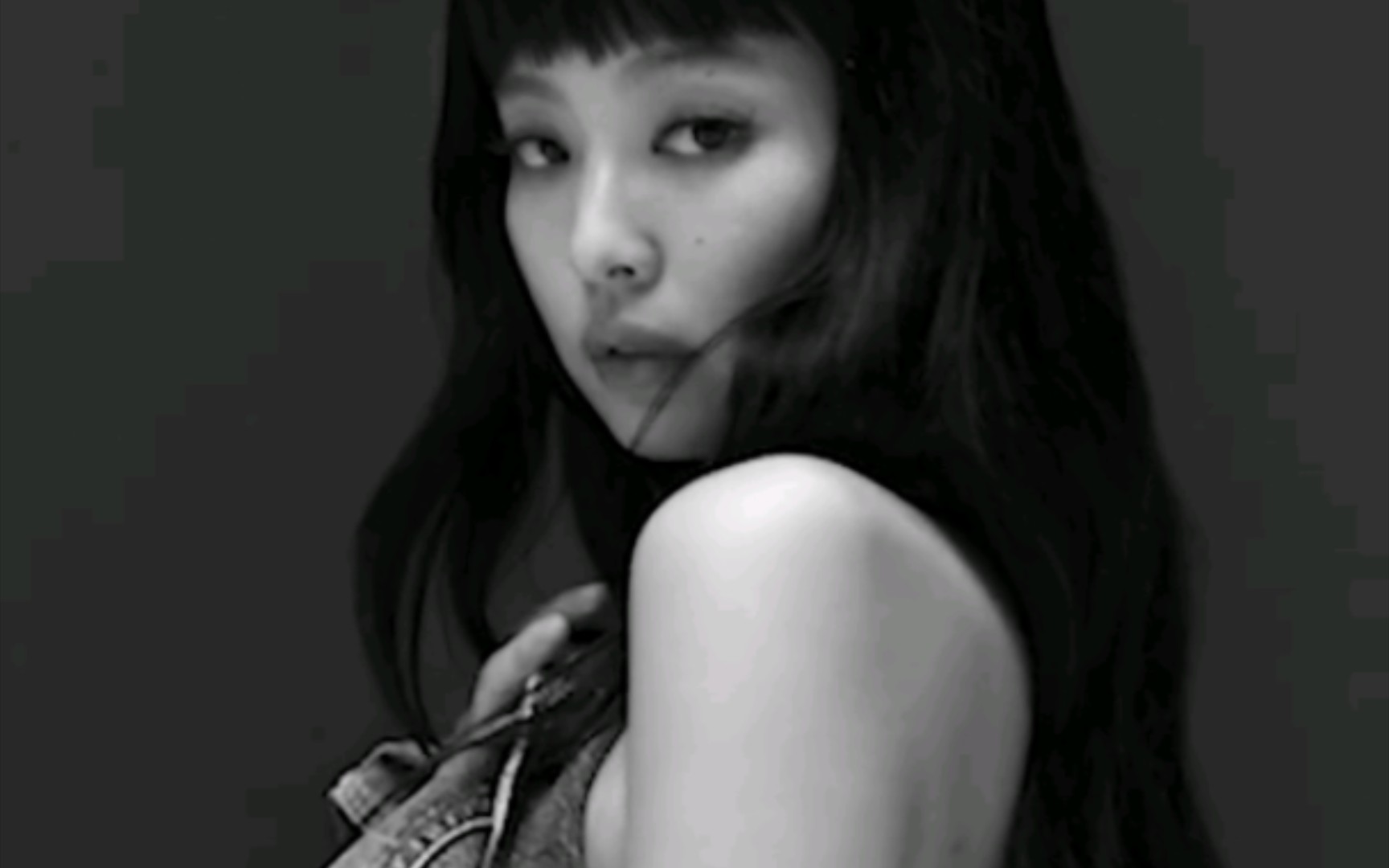 Jennie的CK内衣广告,辣死了!哔哩哔哩bilibili