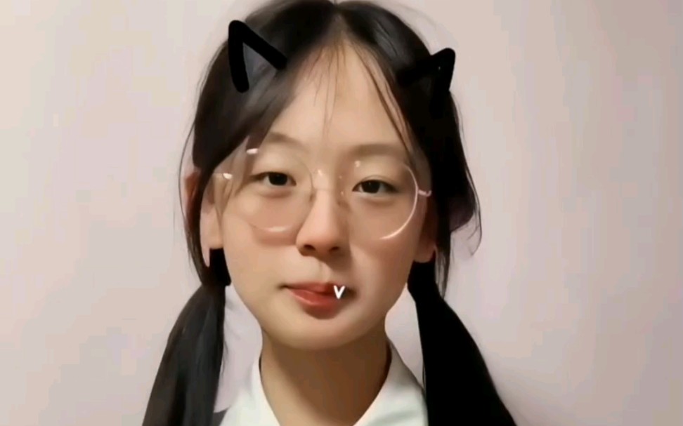 好可爱的小姐姐呀