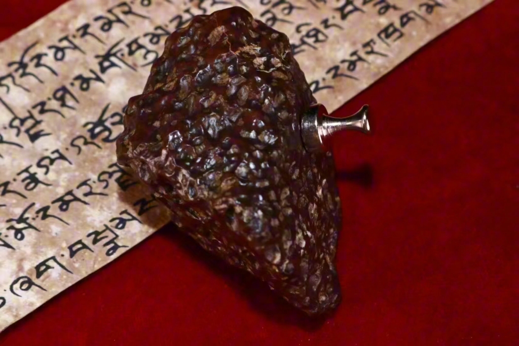 龙鳞陨石老物收藏