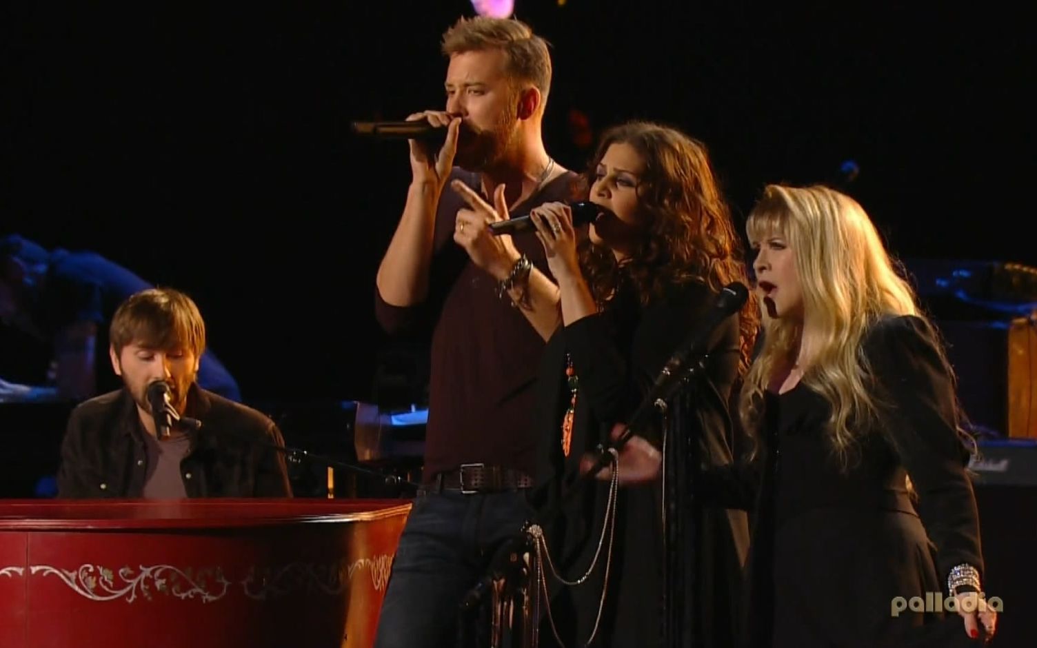 [图]CMT Crossroads - 摇滚女王Stevie Nicks & 乡村音乐组合Lady Antebellum