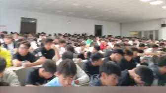 Download Video: 体育学院男生晒班里的同学， 一眼望去满满的“阳刚之气”。网友：我想混进你们班群。#体育生