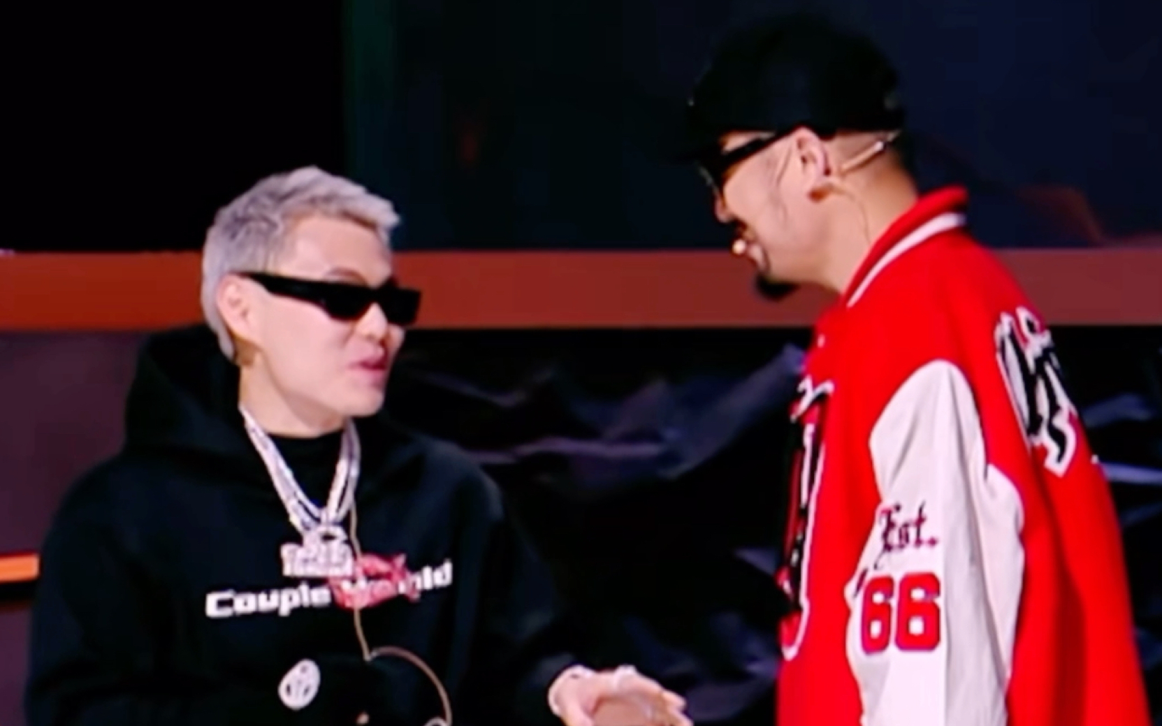 谢帝和热狗感慨 "我们这些人年轻的时候diss别人 老了被别人diss"