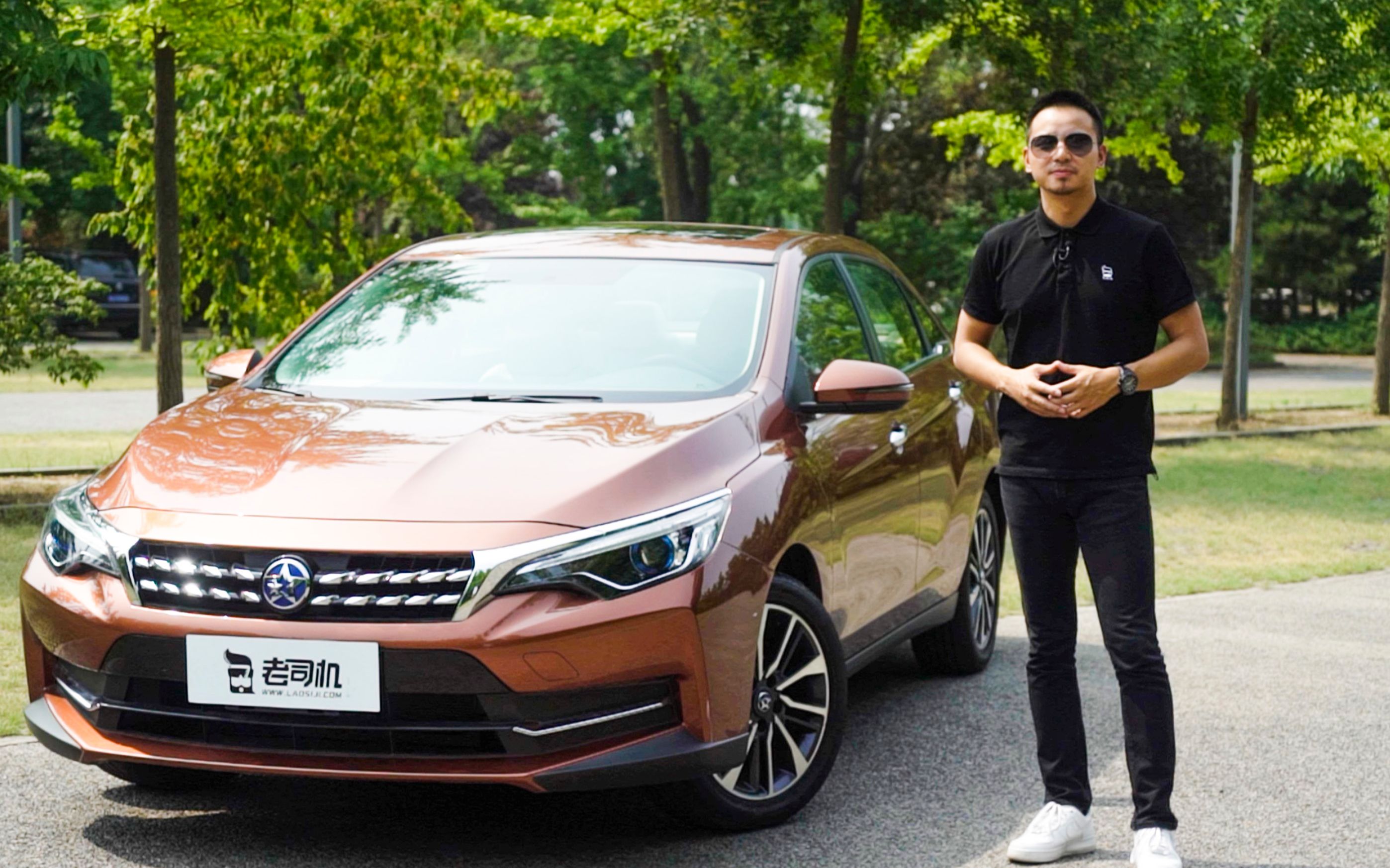 老司机试车:每公里油耗不足5毛钱 10万级家用买菜轿车它很靠谱_哔哩