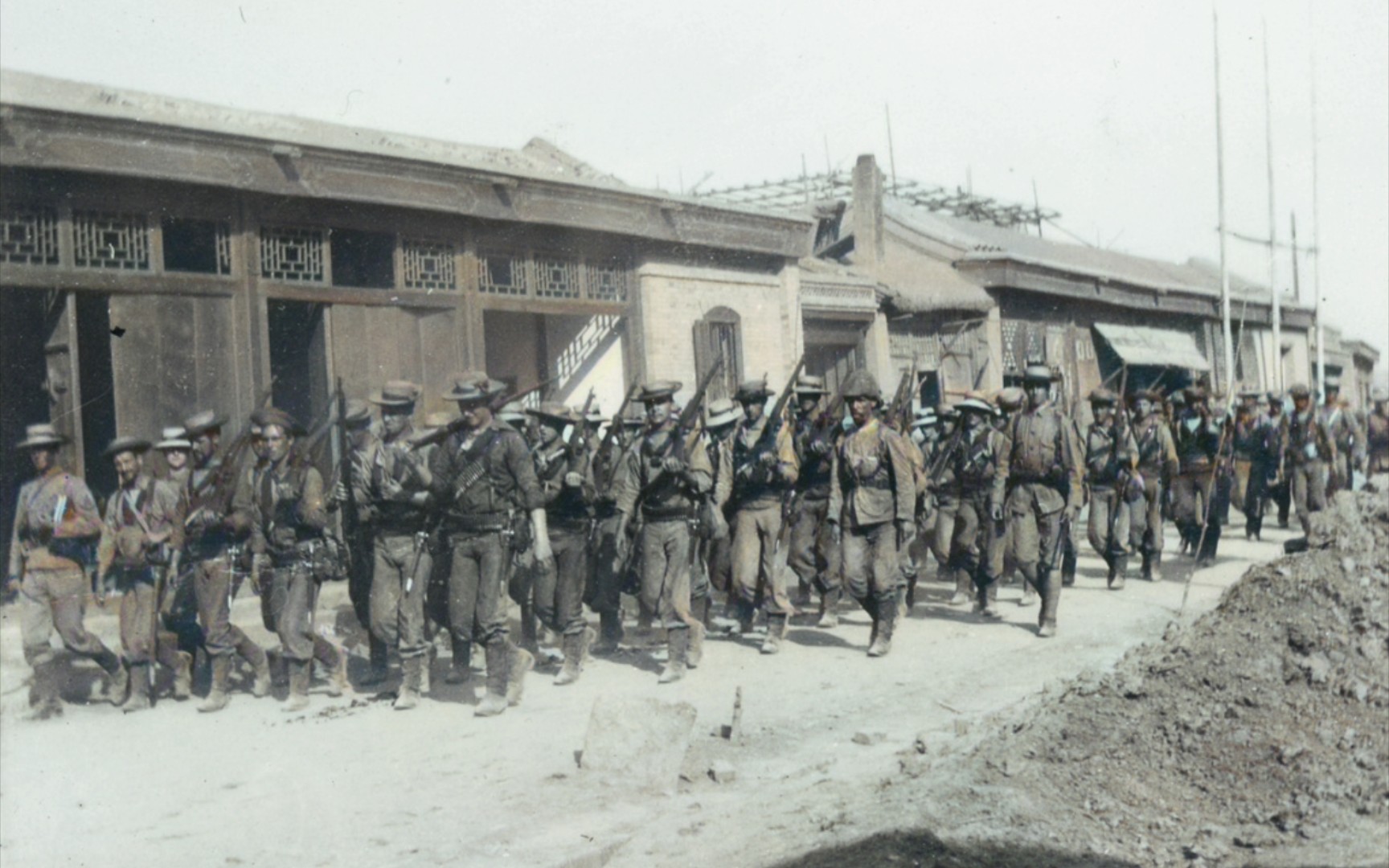 1900年八国联军队伍在天津耀武扬威