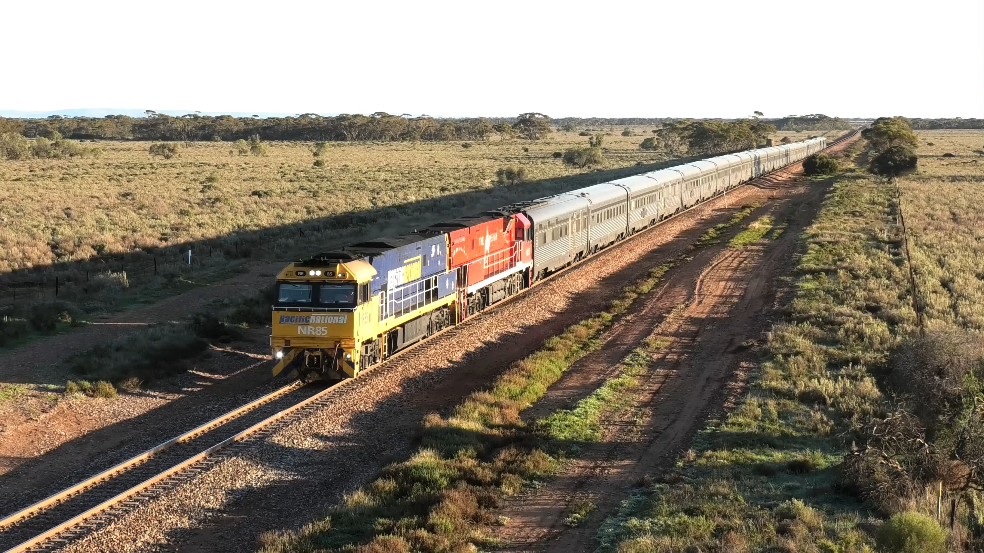 南澳大利亚运行的长途火车视频集锦 july2024