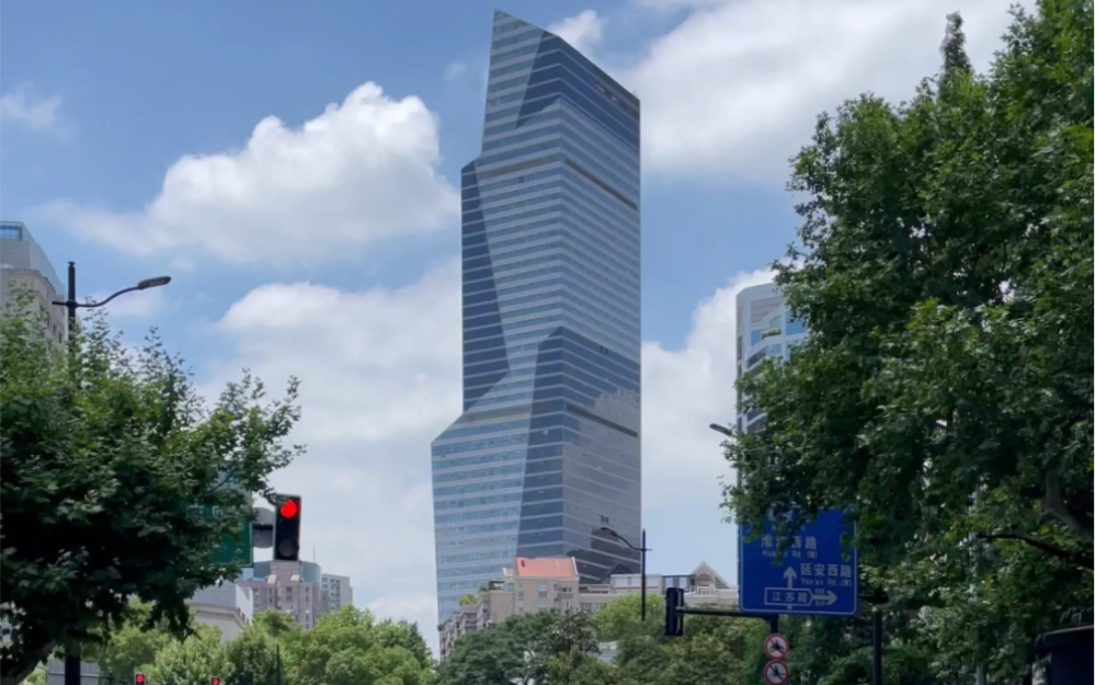 夏日上海兴国路华山路路口街景随拍