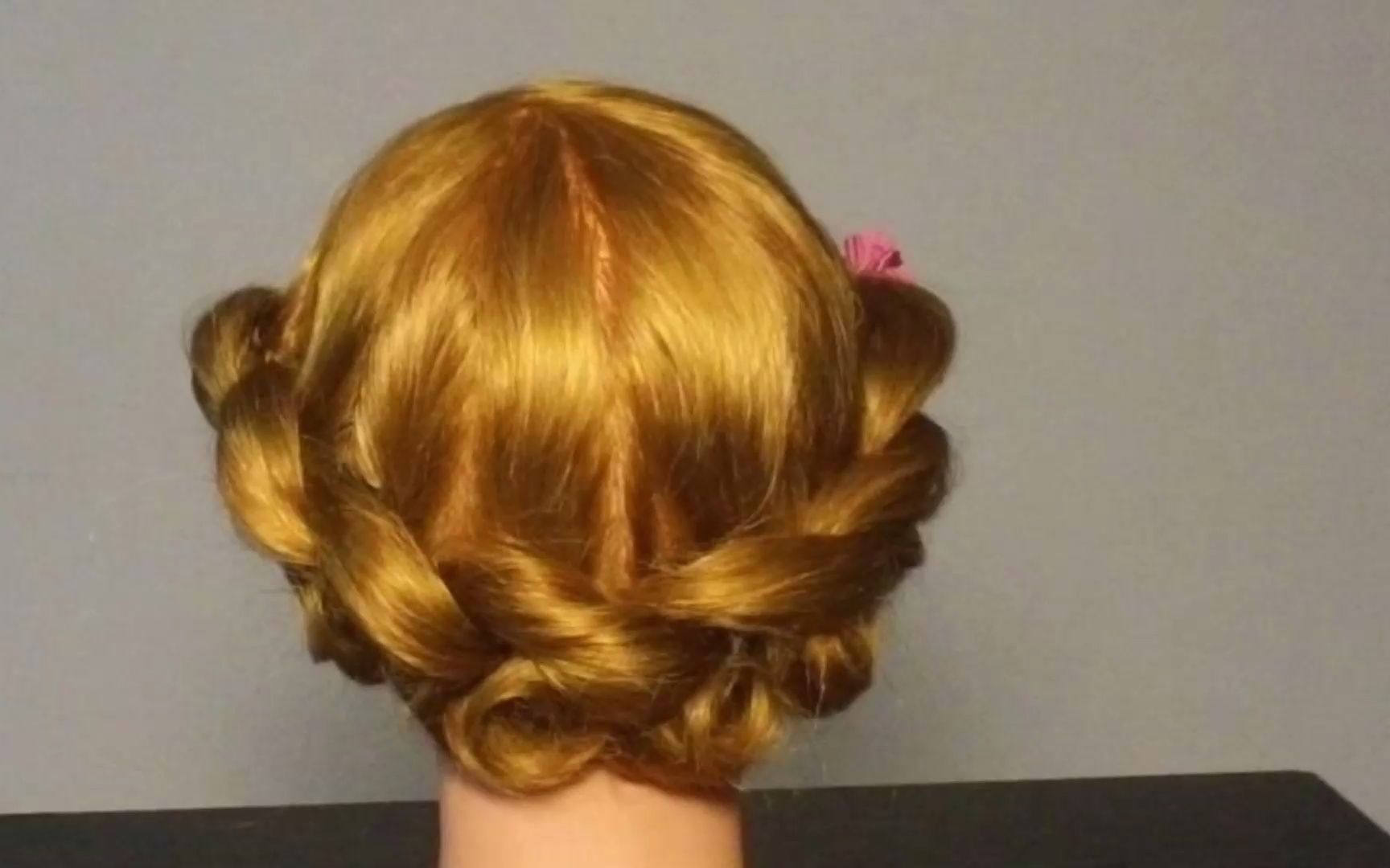 俄罗斯美女教你三分钟学会【日常编发】