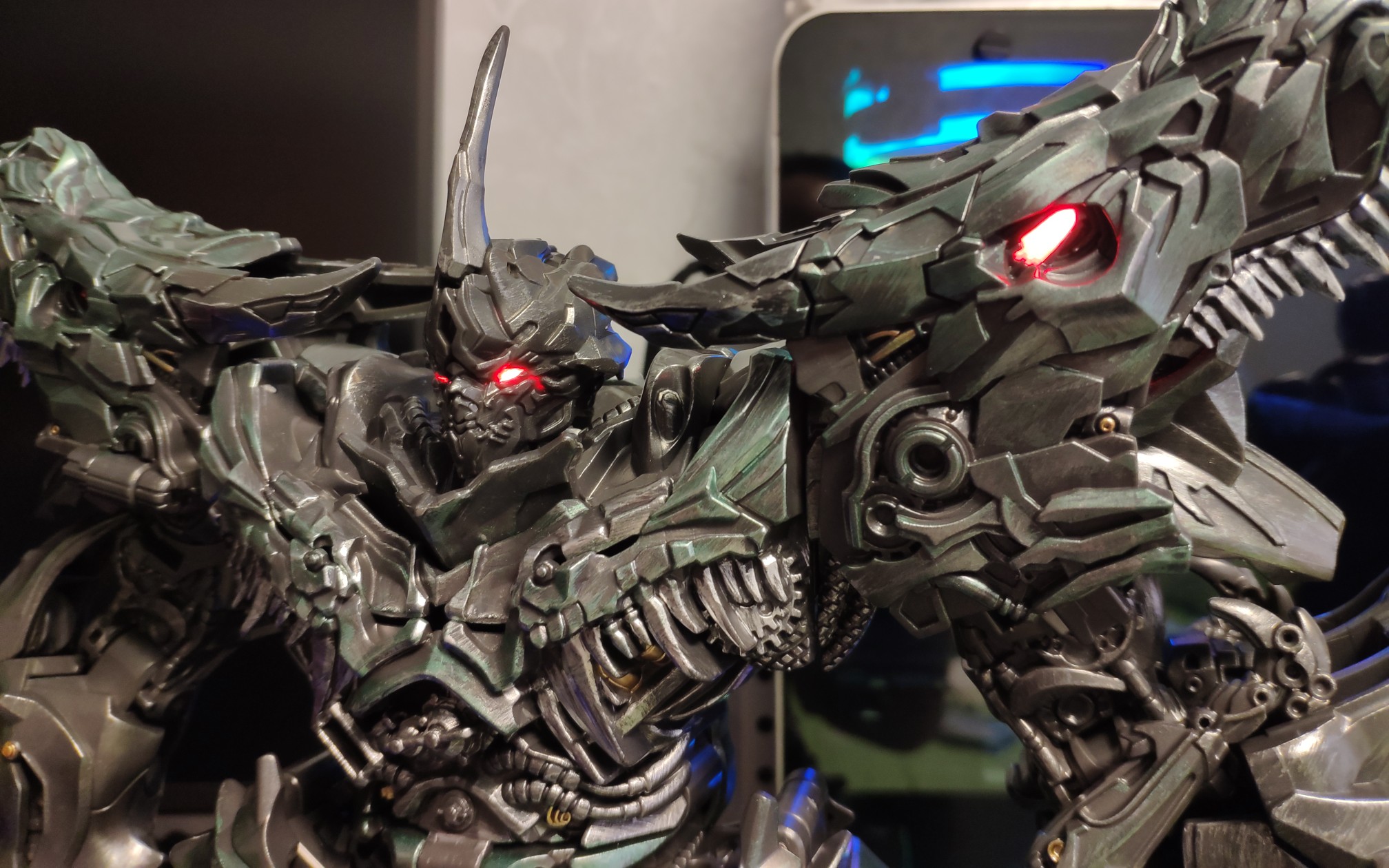 变形金刚电影黑曼巴远古领主ls05钢索放大合金版钢锁开箱分享视频