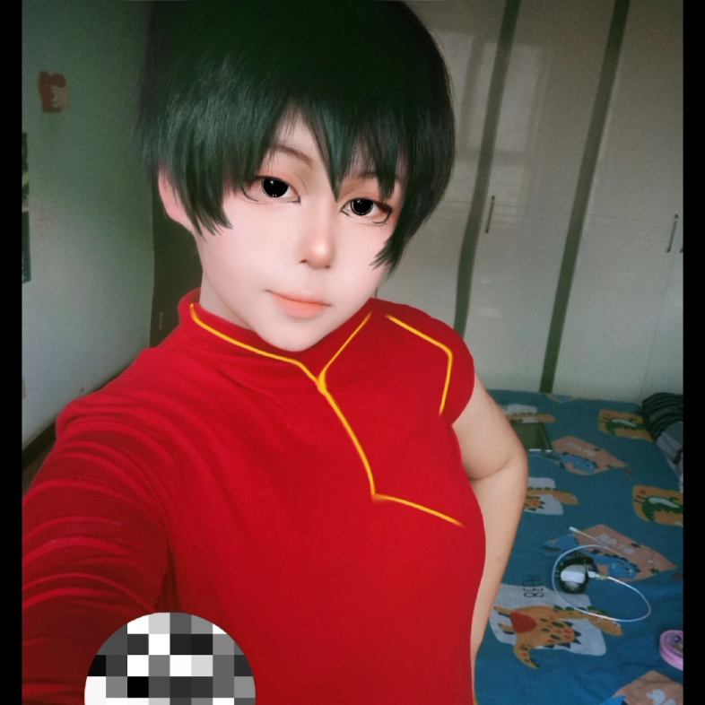 黑土用自己家里仅有的东西简单 cos一下黑土 感觉自己又可以自己鲻c