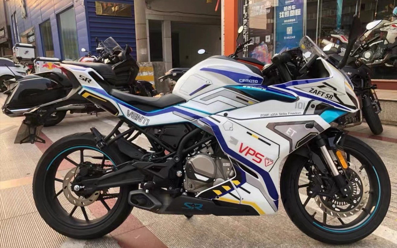 第一台摩托车春风250sr高配版白色开箱_哔哩哔哩 (゜-゜)つロ 干杯