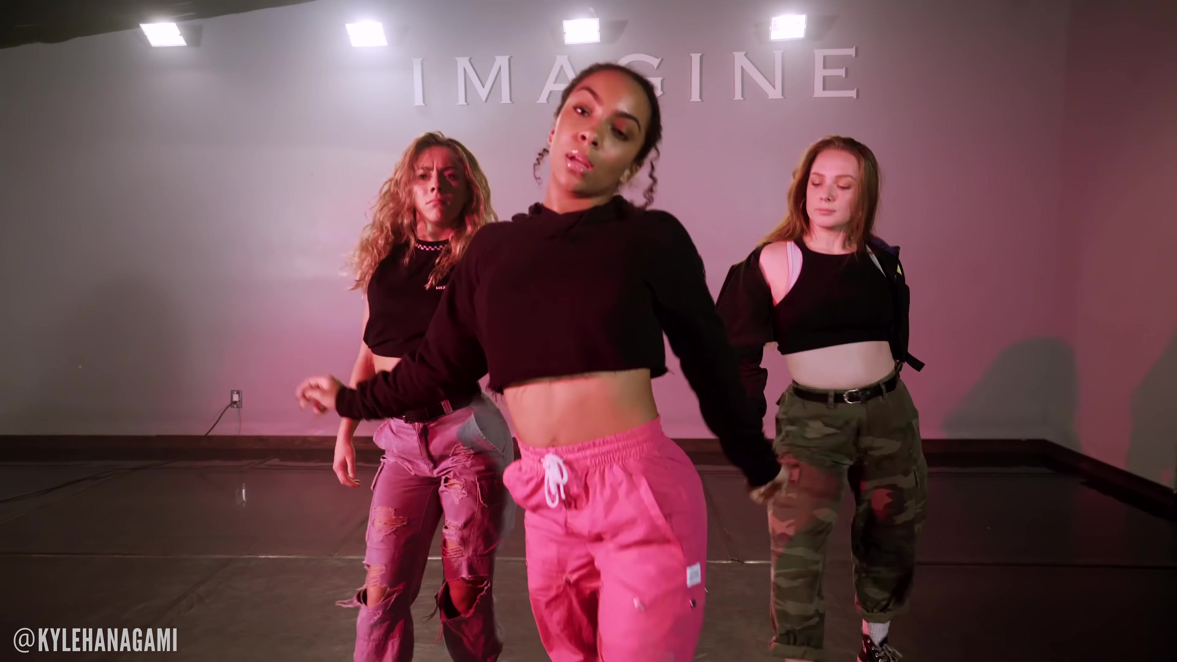 一分钟热舞kylehanagami编舞a妹新单breakupwithyourgirlfriendim