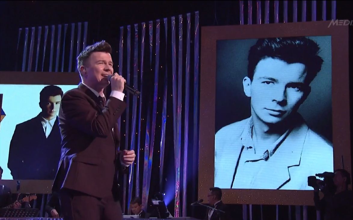 新加坡现场演唱3首热单rickastley2015