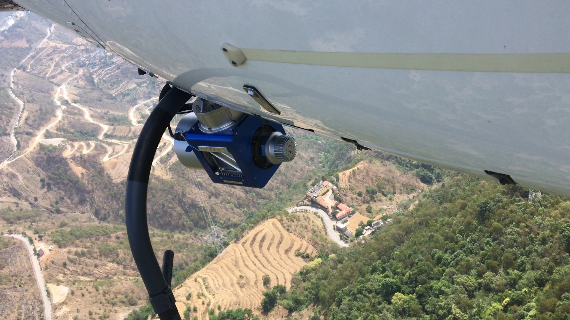 高空巡检新体验:直升机搭载激光雷达的视角
