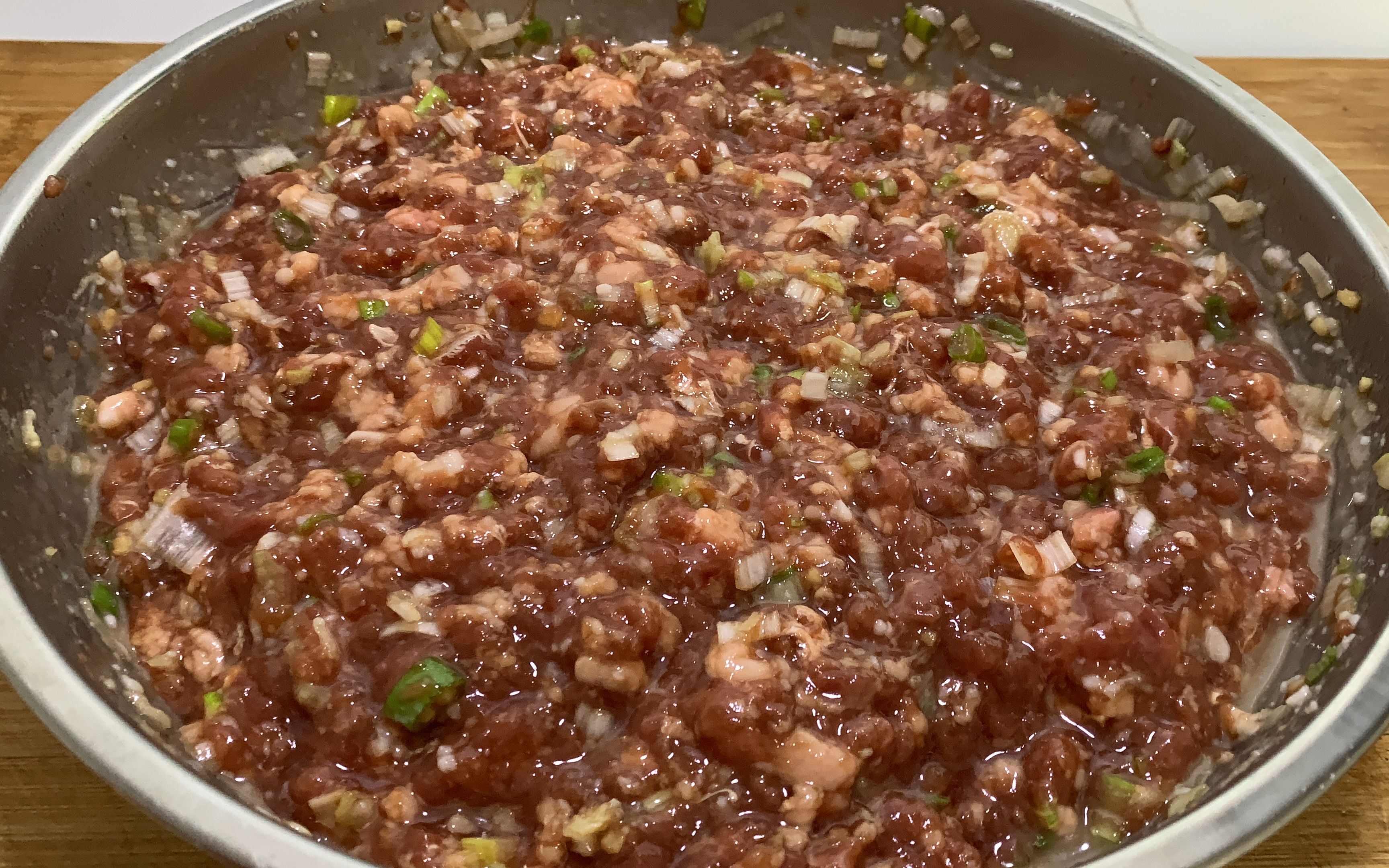 调羊肉馅,怎样才能鲜嫩多汁,不膻不柴,大厨教你剁肉和调馅技巧_哔哩