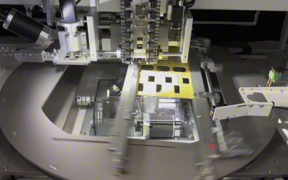 整线全自动插件机,提高效率,解决人员难管理问题