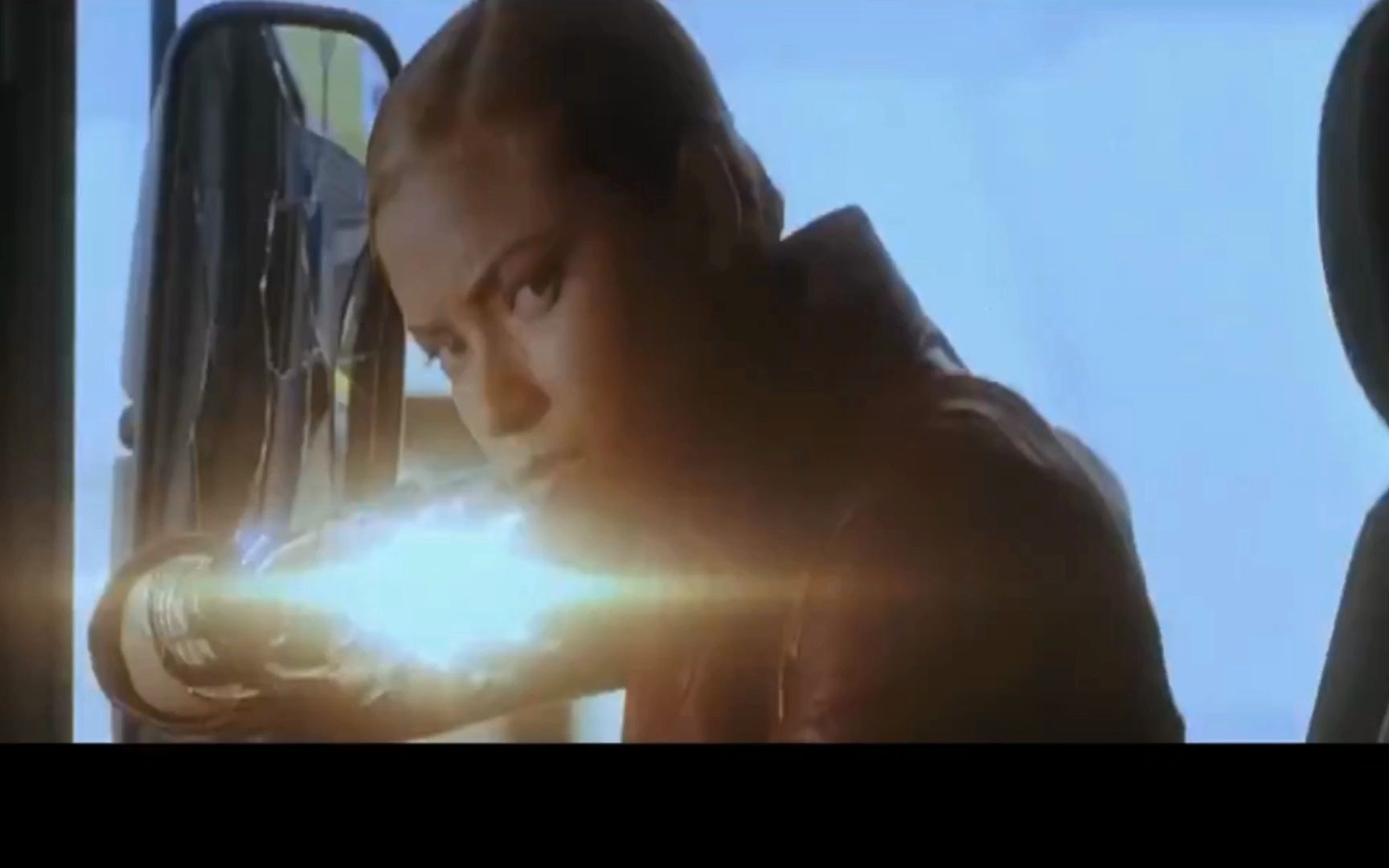 终结者3 tx性能更加强大,手段更高端.但是智能似乎不如t1000