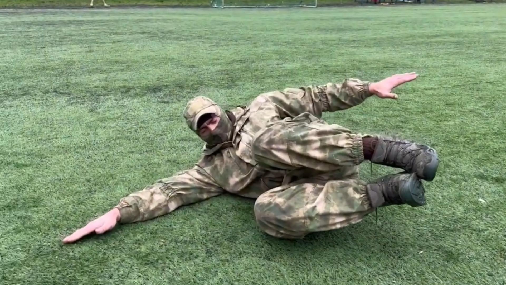 前滚翻后滚翻侧滚翻