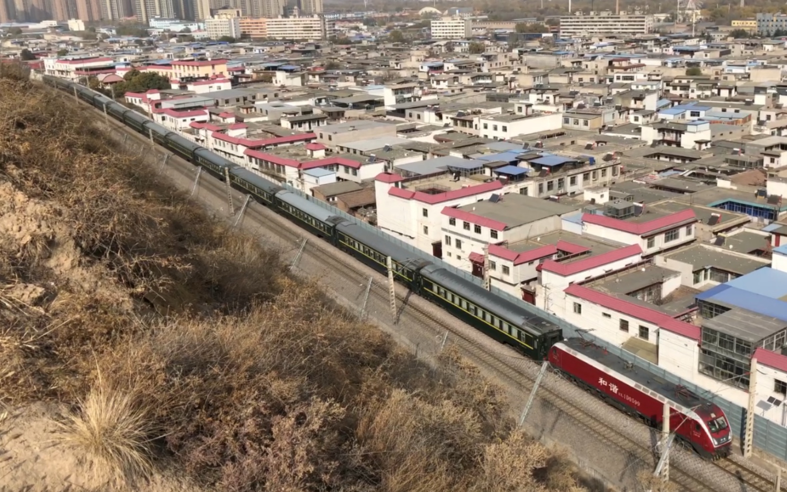 兰青线hxd1d牵引z294次接近兰州西站