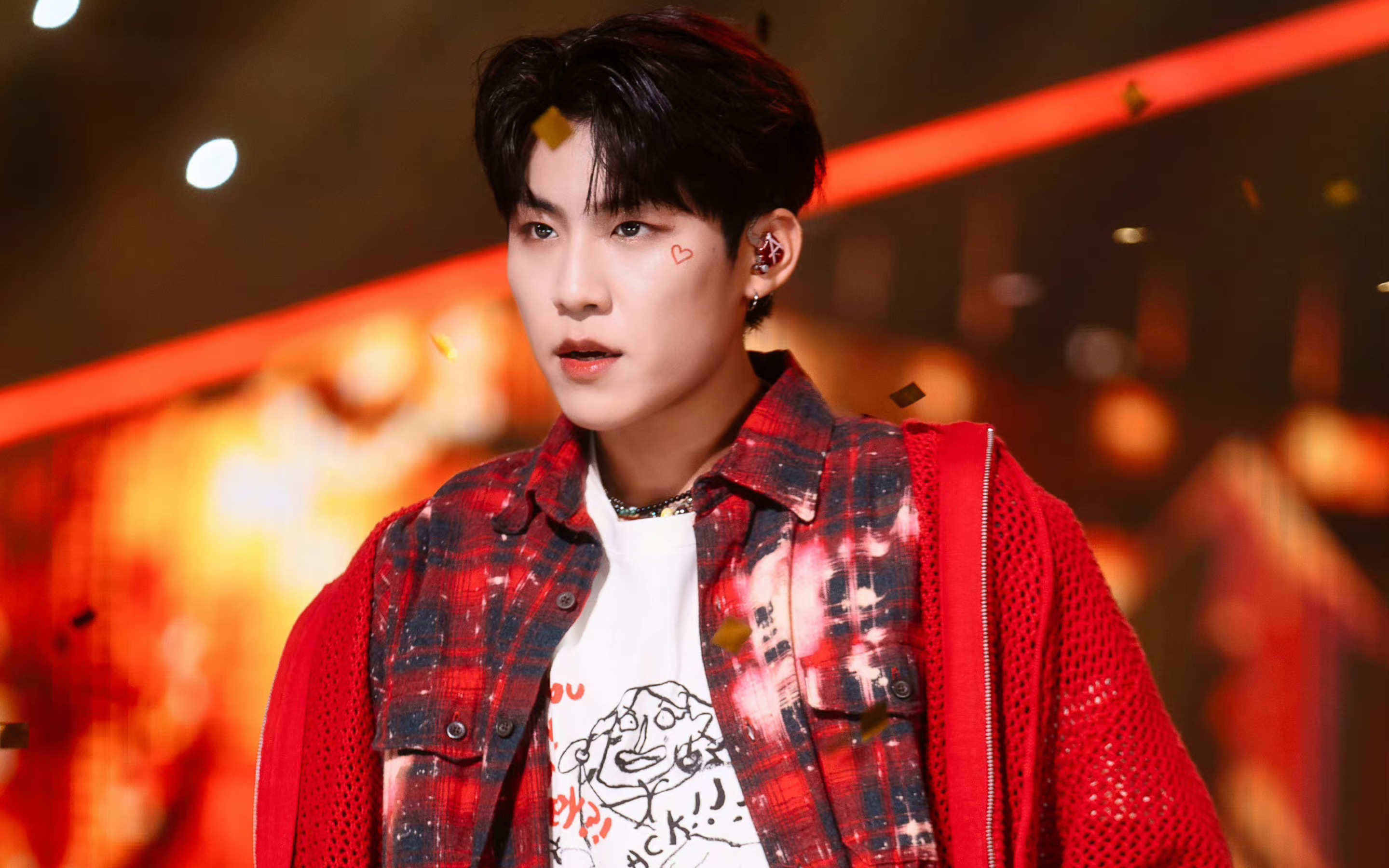 朴佑镇 61 年纪大了就喜欢看一些舞台系列