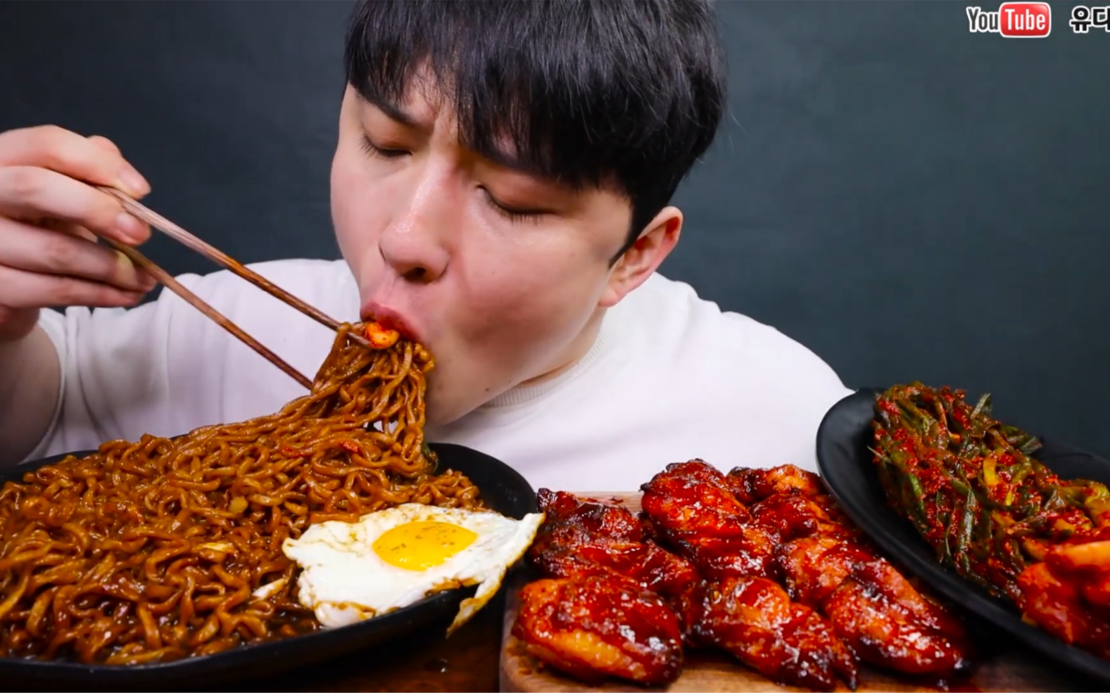 【韩国吃播udt】炸酱面 | 辣烤鸡肉 |辣葱泡菜 | 吃面大口塞系列