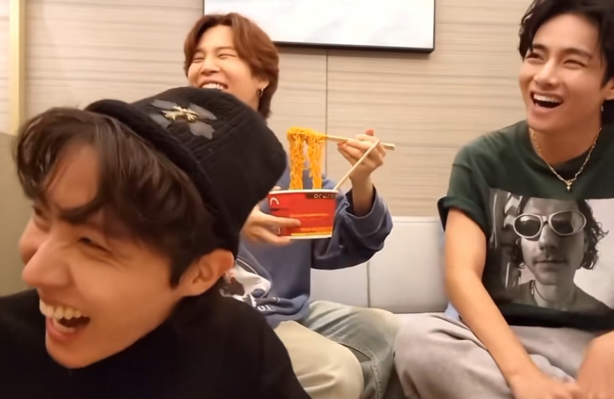 【田柾国金泰亨朴智旻郑号锡】阿米也是放屁的哈哈哈