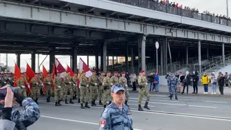 Descargar video: 捷尔任斯基师演唱歌曲《国民近卫军的俄罗斯士兵》（2022）