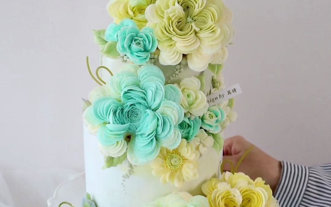 【韩式裱花】绝绝子双层裱花婚礼蛋糕