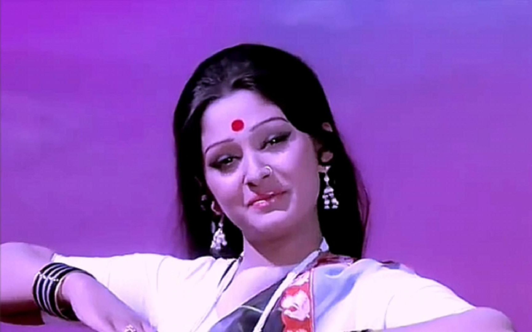 印度《哑女》插曲《parbat ke us paar》e中人