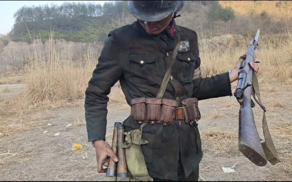 拍戏演国军士兵发的全是德式装备群众演员第一次见